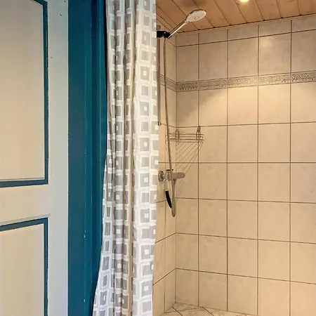 2 Bedroom Awesome In *